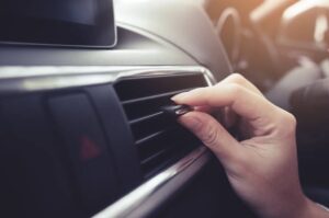 Comment fonctionne la climatisation de votre voiture ?